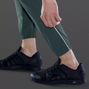 Men’s Lululemon surge jogger size medium